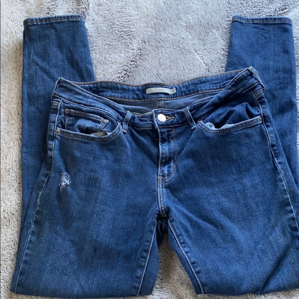 Levi 711 ripped skinny